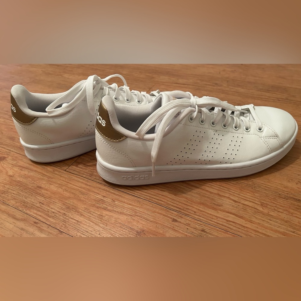Size 9.5 Adidas Cloudfoam Advantage Sneakers Shoes White + Copper